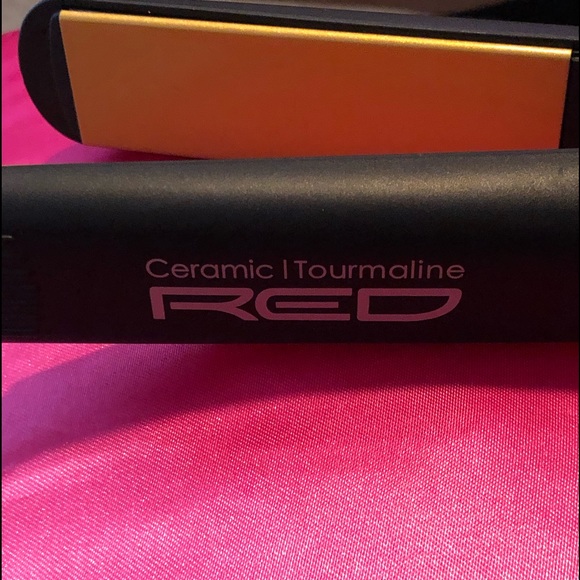 Red by Kiss Ceramic Flat Iron - Picture 2 of 3